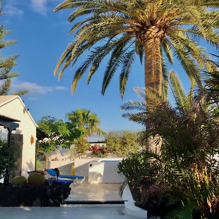 Mare Bella Chao Sea View Private Heated Solar Pool Ac Puerto del Carmen (Lanzarote)