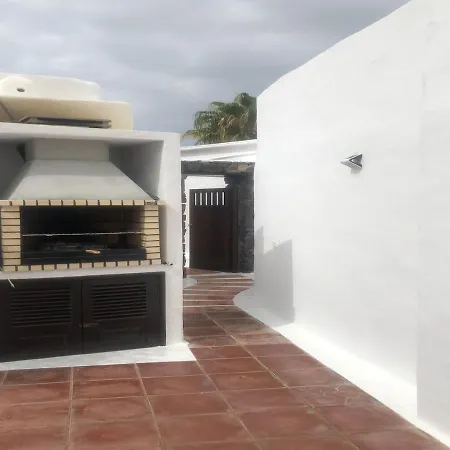 Mare Bella Chao Sea View Private Heated Solar Pool Ac Puerto del Carmen (Lanzarote)