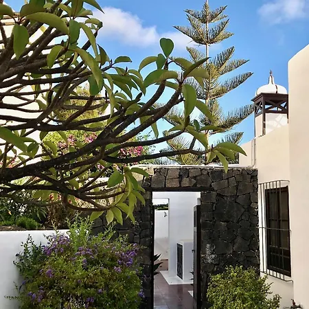 Mare Bella Chao Sea View Private Heated Solar Pool Ac Villa Puerto del Carmen (Lanzarote)